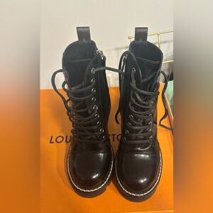 Louis Vuitton star trail boots
